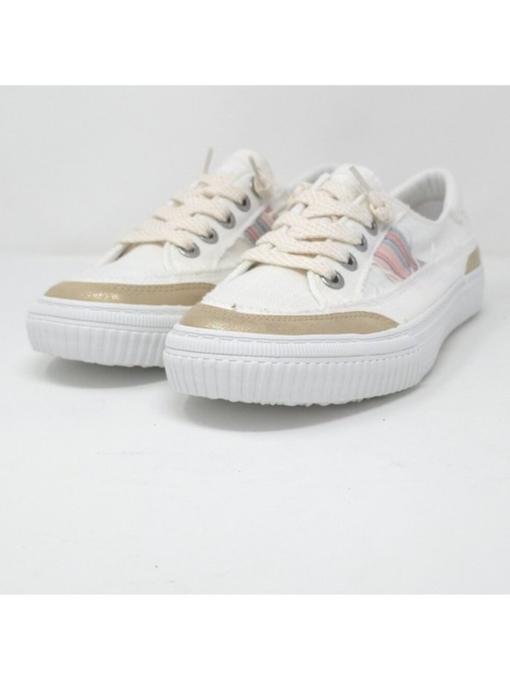 Blowfish Malibu Alex White Distressed Canvas Lace-Up Sneakers Size 9W